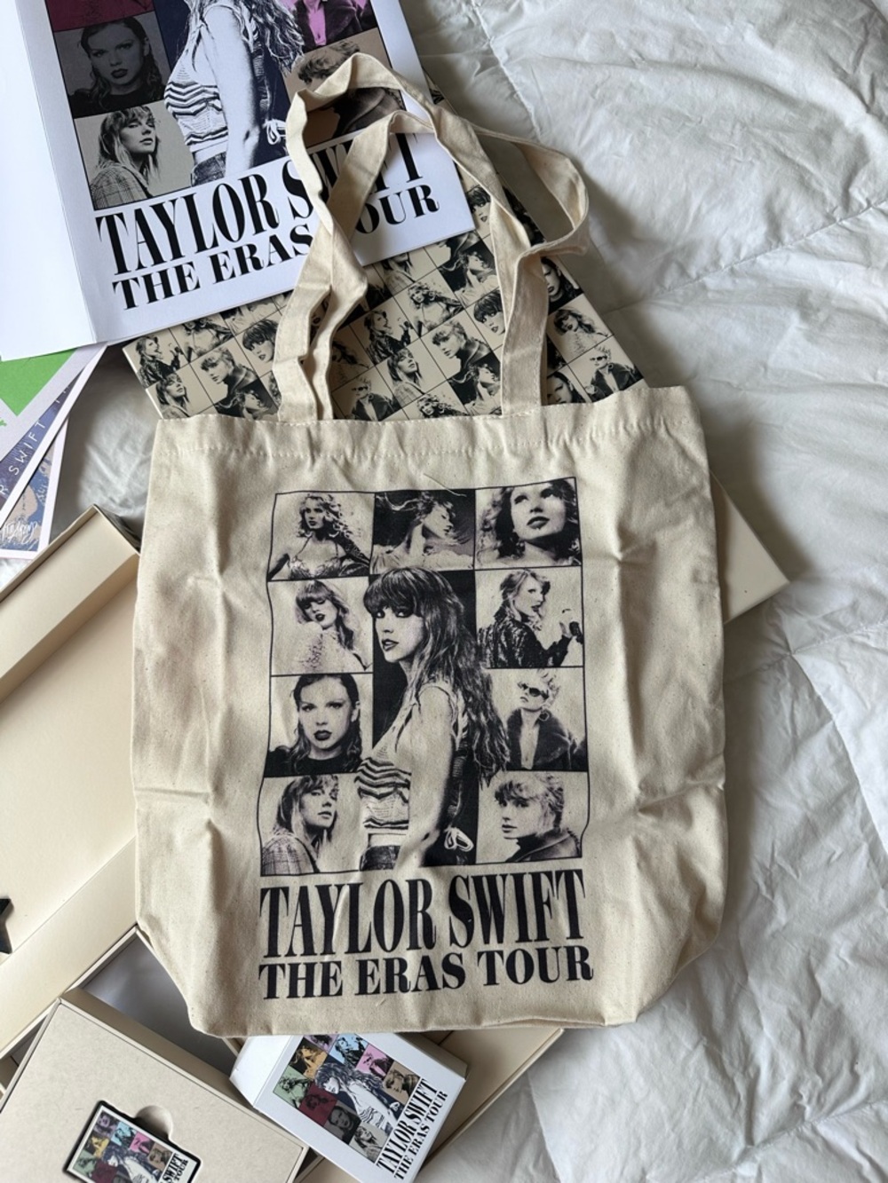 Taylor Swift Eras Tour VIP Set - Black & Cream Photo Collage - Picture 8 of 12